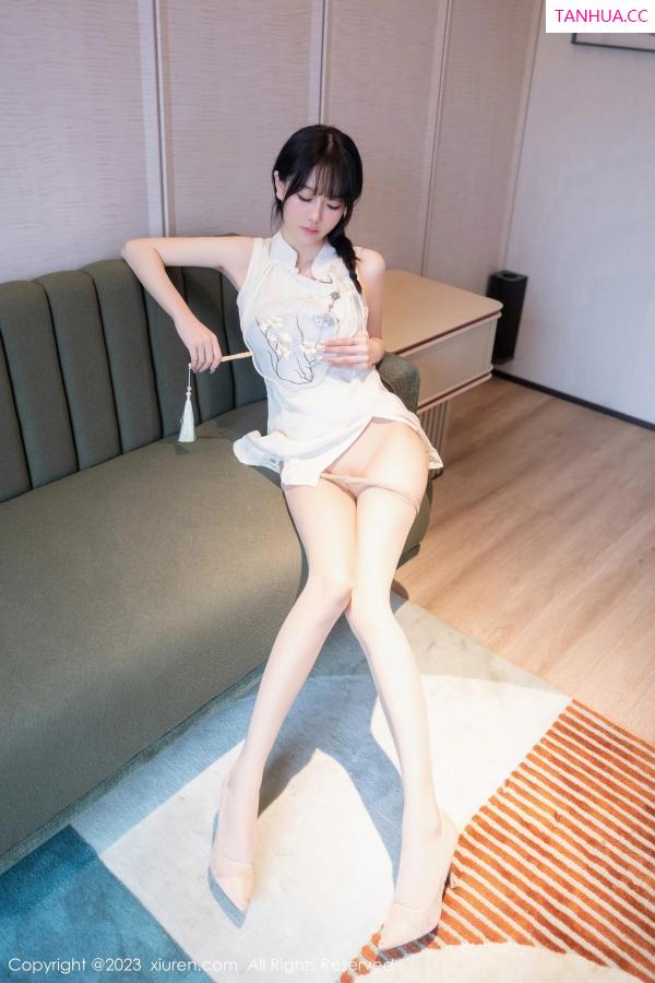   [XiuRen]高清写真图 2023.05.26 No.6813 幼幼 旗袍美腿第24张图片